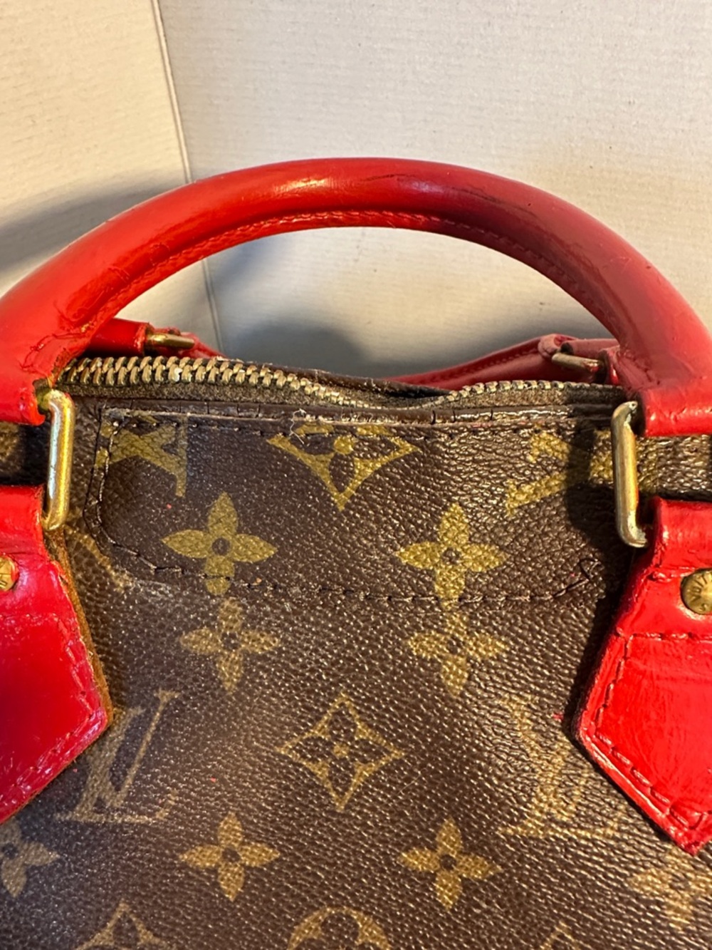 Louis Vuitton Monogram Speedy 30
Date Code SD0090
12” x 9” x 7” - Picture 4 of 14